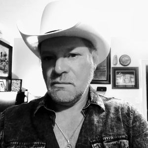 Meet your Posher, Hallano